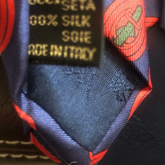 Authentic Gucci silk tie - Picture 4 of 7